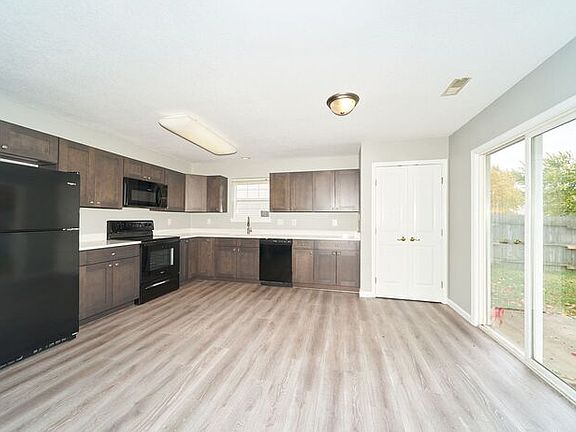 3rd image of 8335 Eagles Nest Dr