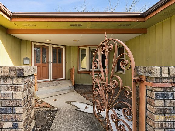2nd image of 1402 N Millstream Dr