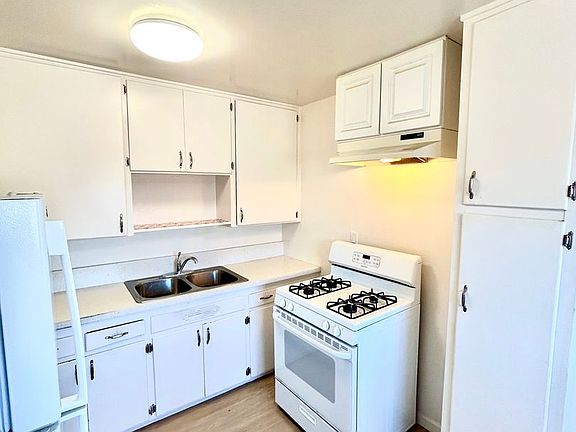 5th image of 136-142 S East St #136-4