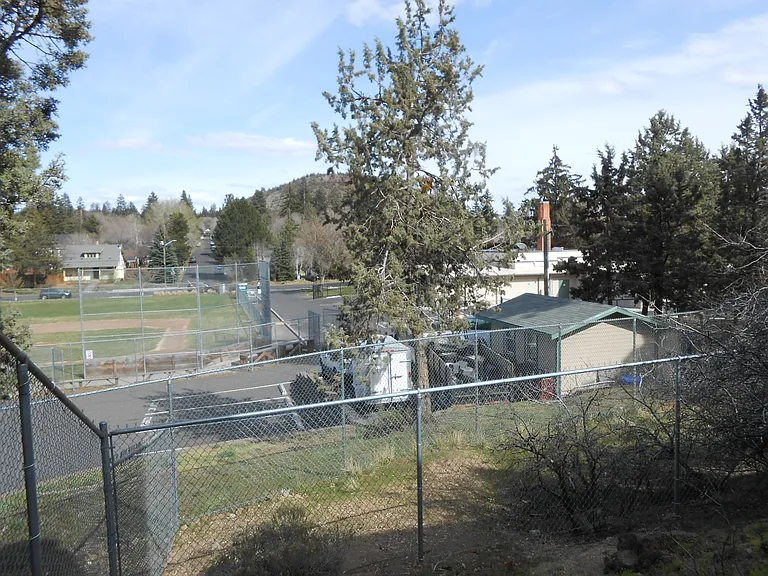 1244 NE 4th St #9 — Photo 5
