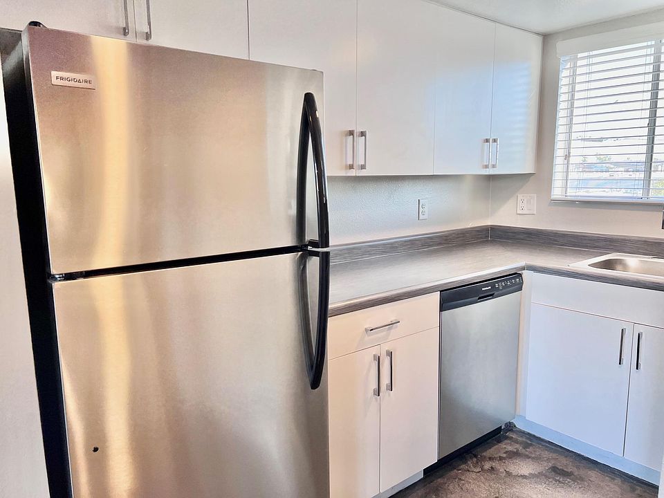 1st image of 2936 N 34th Pl APT 29