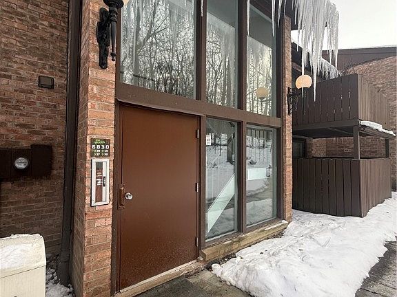 2nd image of 6830 Carriage Hill Dr APT 37