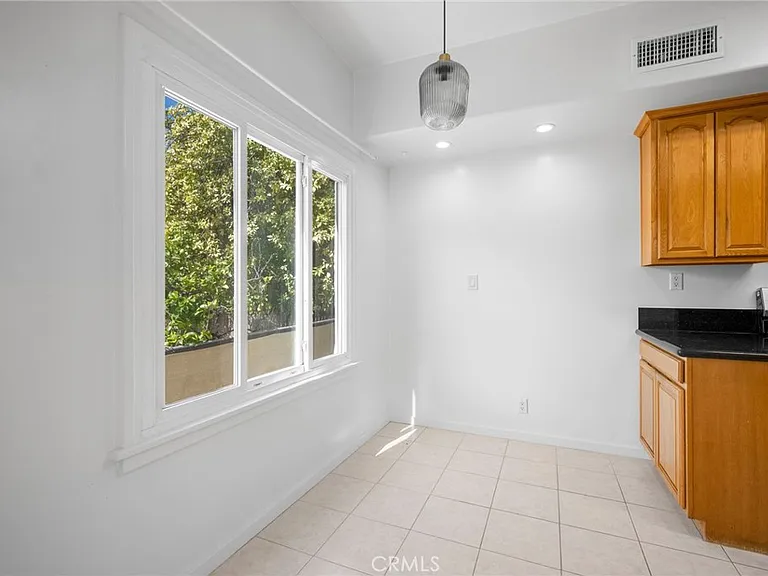 216 E Windsor Rd #2 — Photo 8