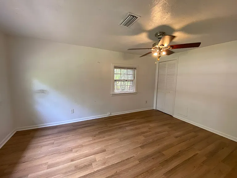 2717 NW 1st Ave — Photo 5