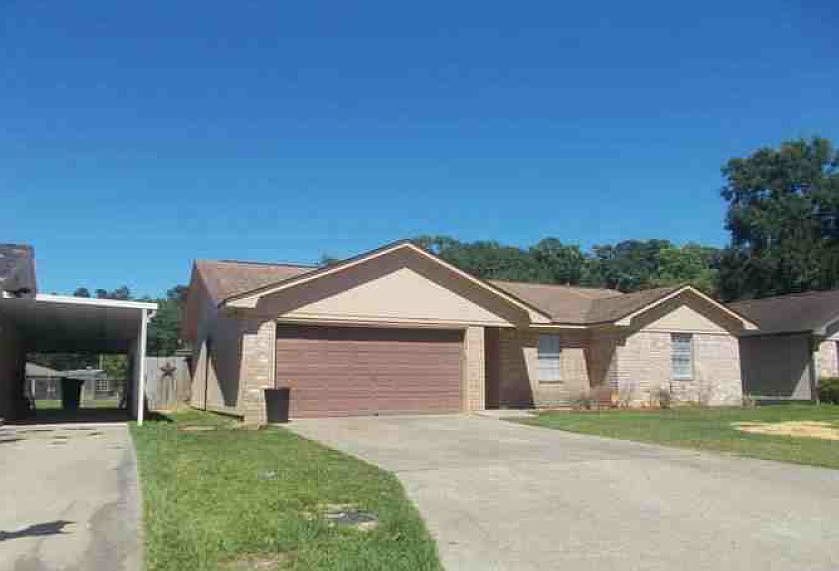2nd image of 4620 Glen Oaks Cir