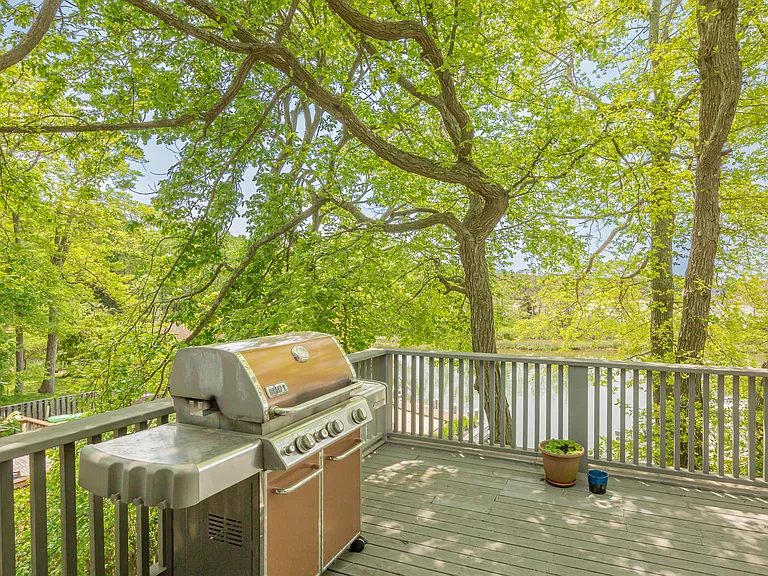 77 Lake Dr — Photo 11