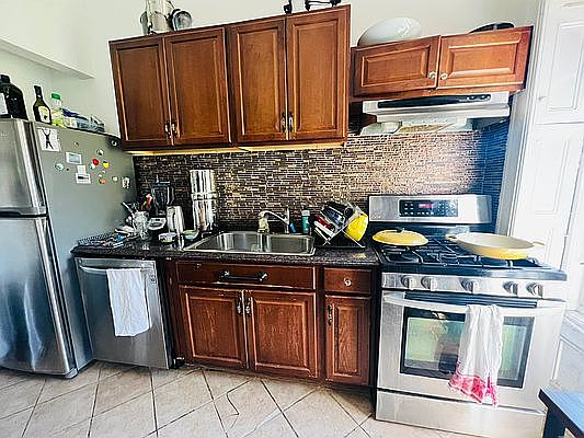 5th image of 31 Herkimer St #2