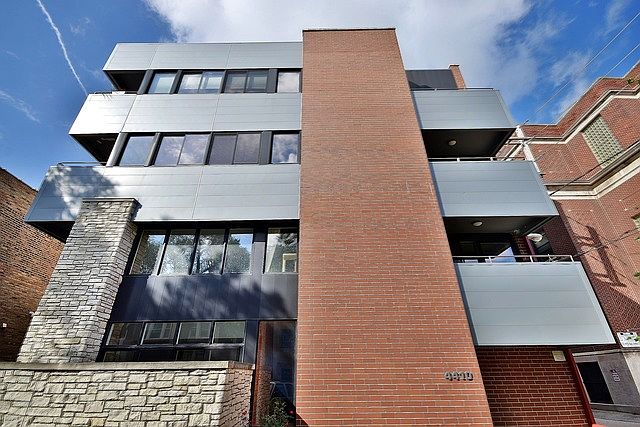 1st image of 4410 N Troy St APT 402