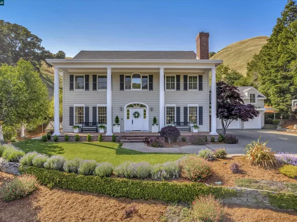 52 Merrill Cir, Moraga, CA 94556
