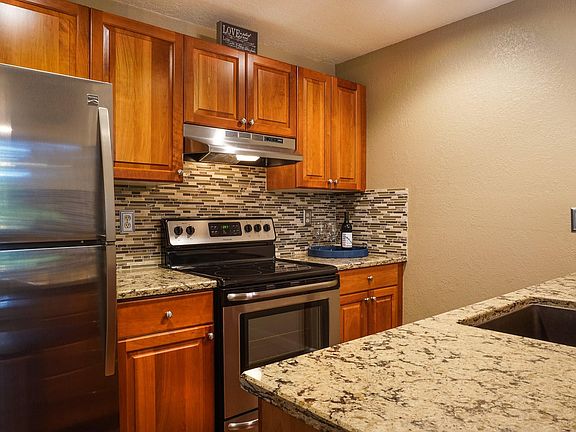 3rd image of 14533 NE 30th Pl #D