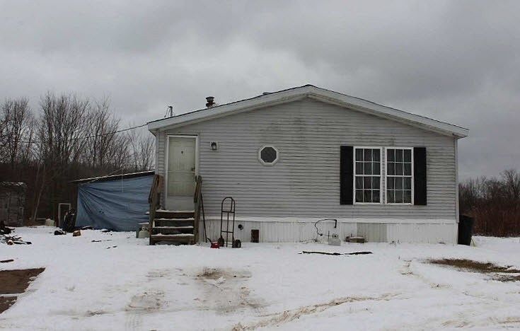 2nd image of 20465 4 Mile Rd