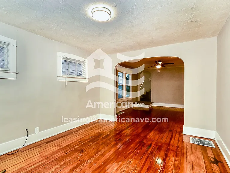 1817225_005_dining_room_13647138.jpg