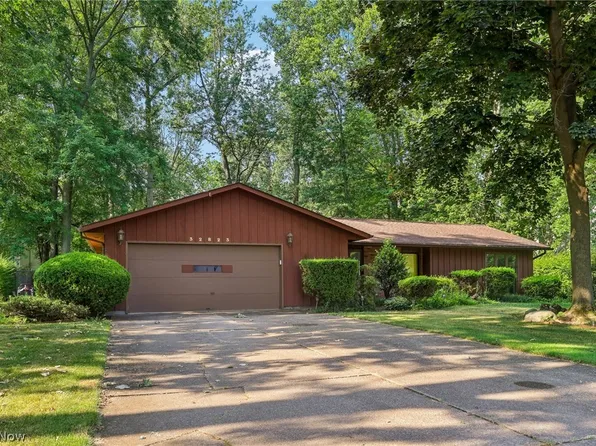 32823 Redwood Blvd, Avon Lake, OH 44012