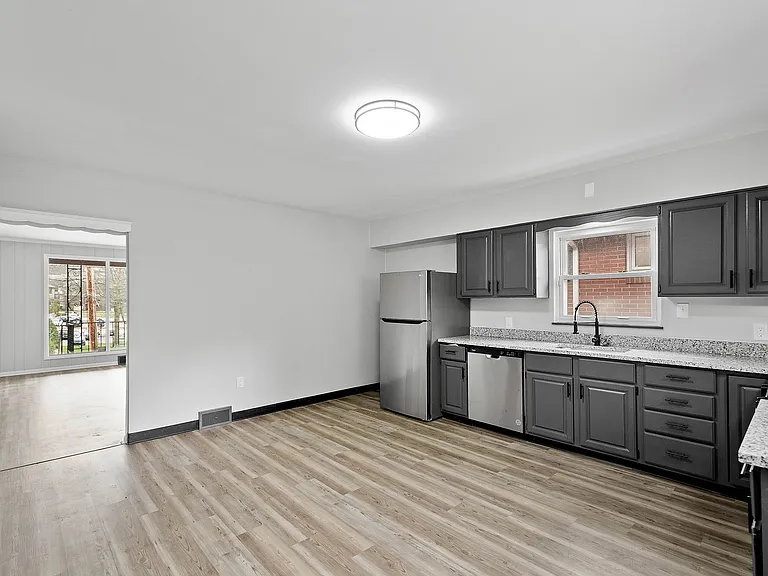 1411 Fairmont St — Photo 21