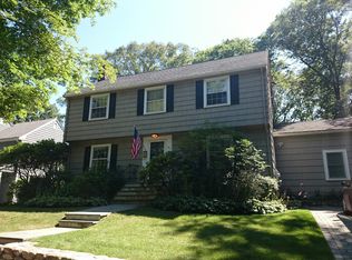 96 Craftsland Rd, Brookline, MA 02467