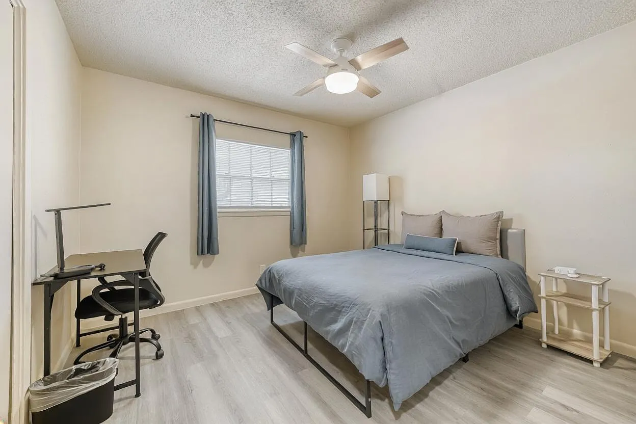 4 bed, 2.0 bath, 1190 sqft, $910 — Photo 1