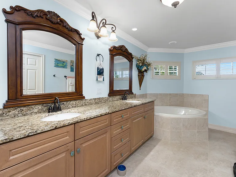 4128 NW 36th Ln — Photo 23