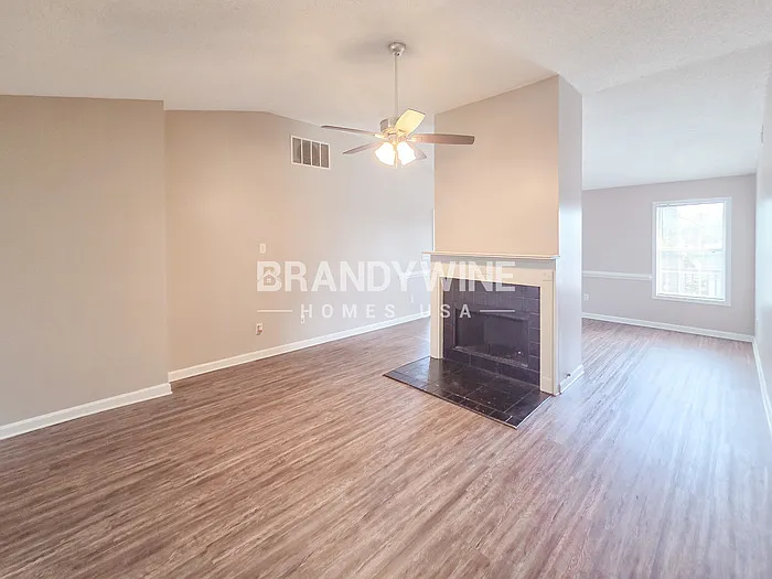 1139 Commons Ct — Photo 5
