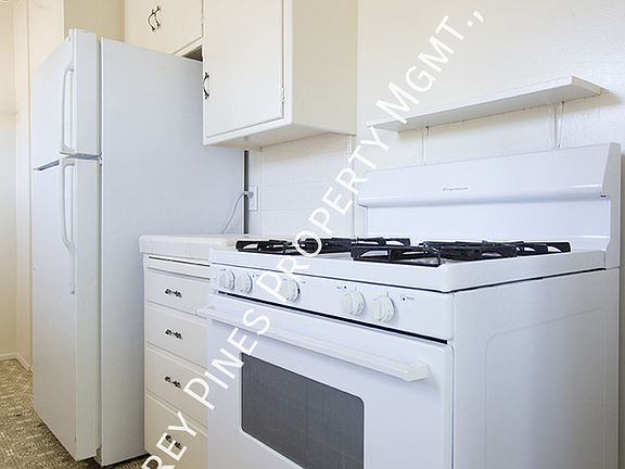 3rd image of 1511 La Playa Ave