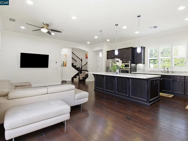 1365 Bayberry View Ln — Photo 9