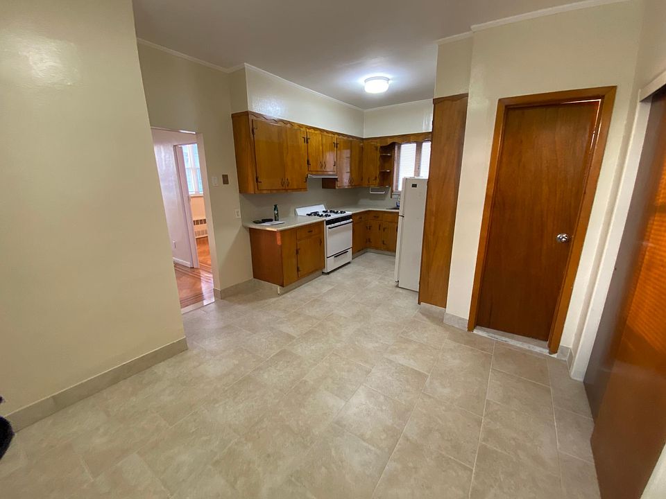 1st image of 6708 12th Ave #2
