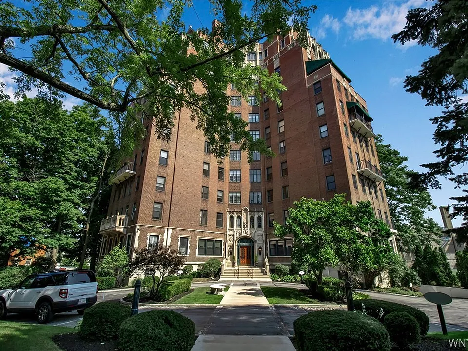 800 W Ferry St #3B