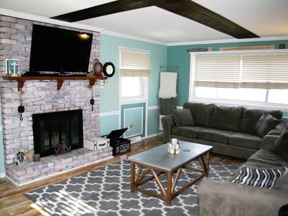 2nd image of 8459 Fernwell Dr