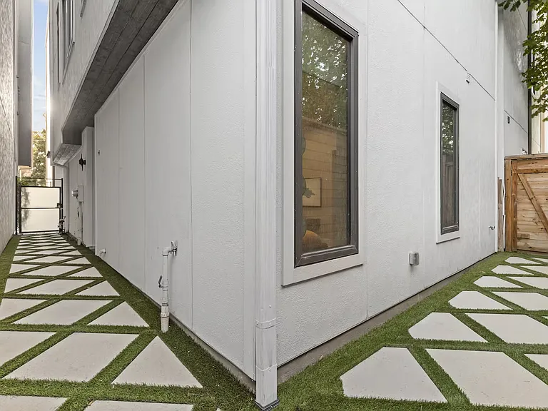 1522 Malone St — Photo 44