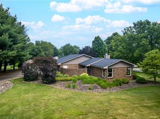 125 Colonial Dr, Clinton, PA 15026