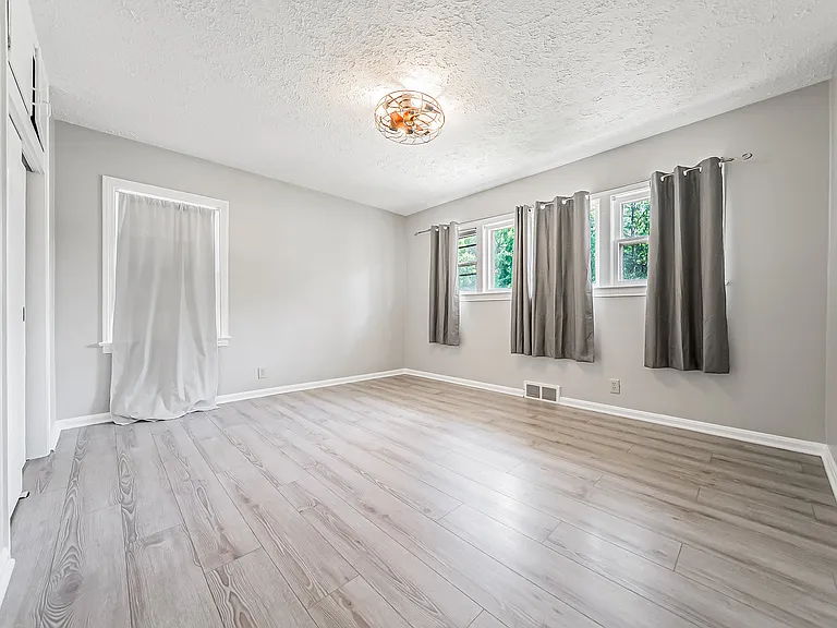 24111 Edgehill Dr — Photo 20