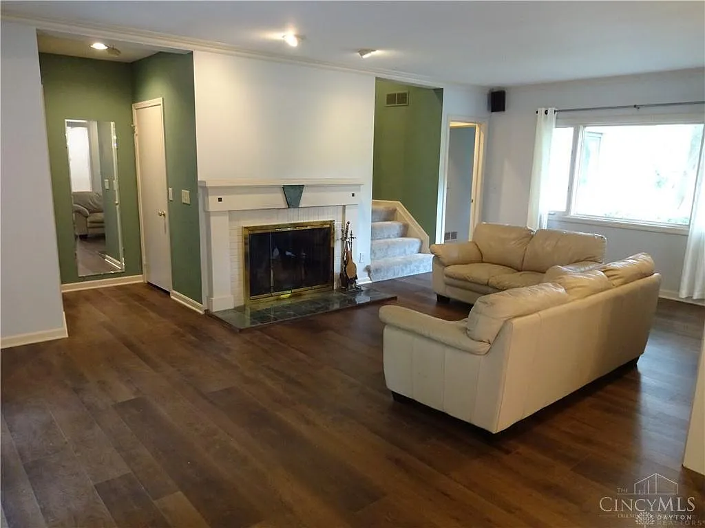4 bed, 3.5 bath, 2883 sqft, $3,975 — Photo 4