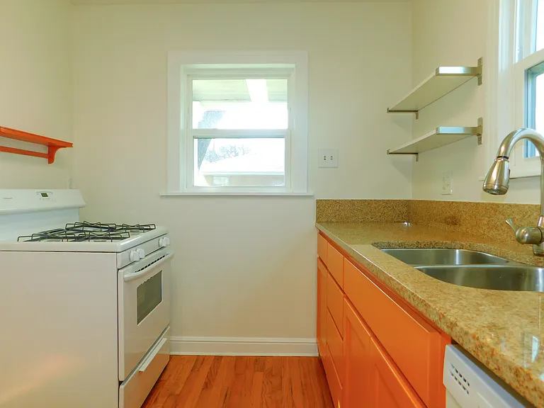 901 Gregg St — Photo 11