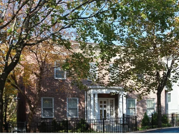 Eat Street Brownstones, 2621 3rd Ave S APT 5, Minneapolis, MN 55408