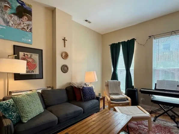 2144 W Potomac Ave #2R, Chicago, IL 60622