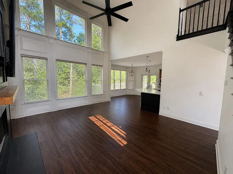 768 Laurel West Ln — Photo 2