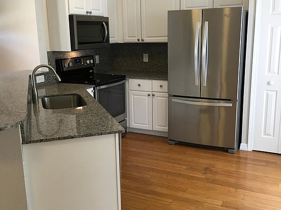 2nd image of 4865 Lorri Cir
