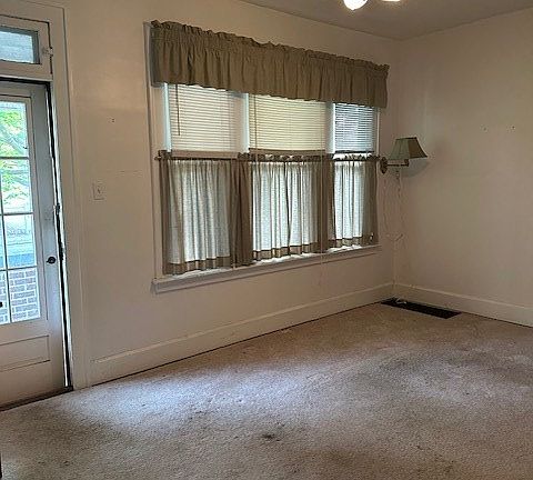 2nd image of 475 N High St