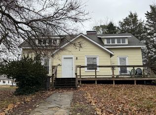 517 N Oakland Ave #A, Carbondale, IL 62901