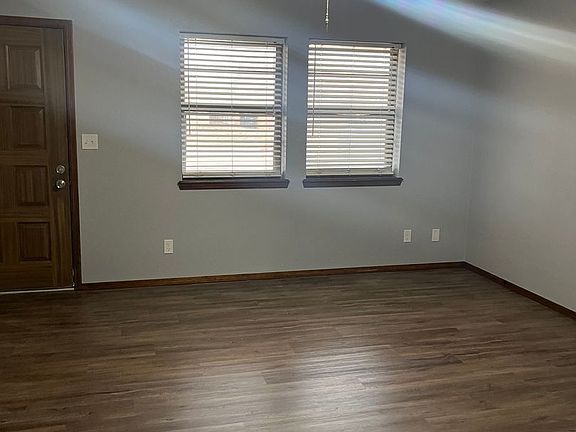 4th image of 5205 Parkwood Ave