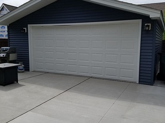 2 Car Garage