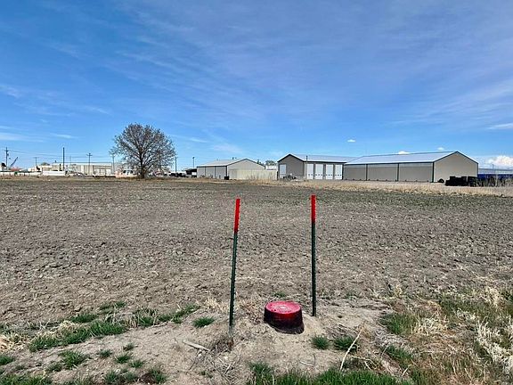 2nd image of 321 Jacks Ln