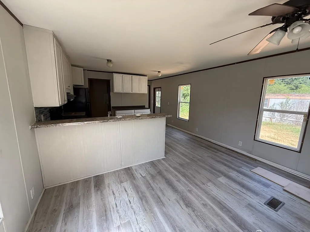 2 bed, $800 — Photo 2