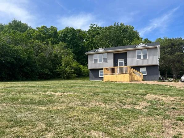626 E Barker Ln, Berea, KY 40403