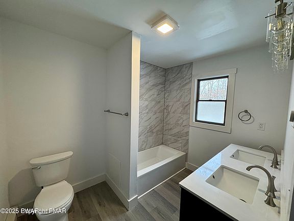4th image of 3273 Heights Dr