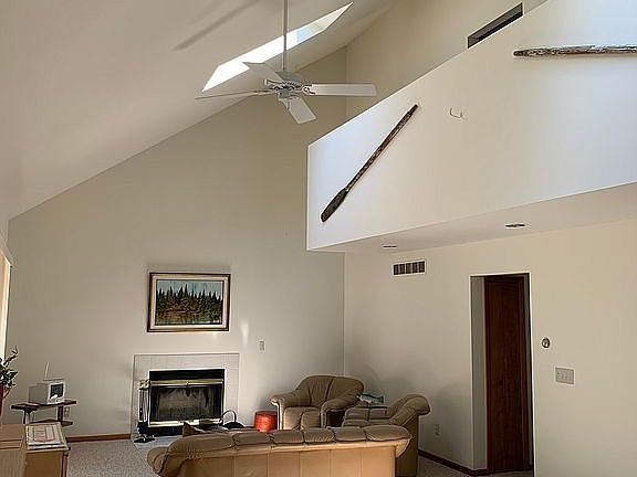 5th image of 4836 Presque Isle Park Dr