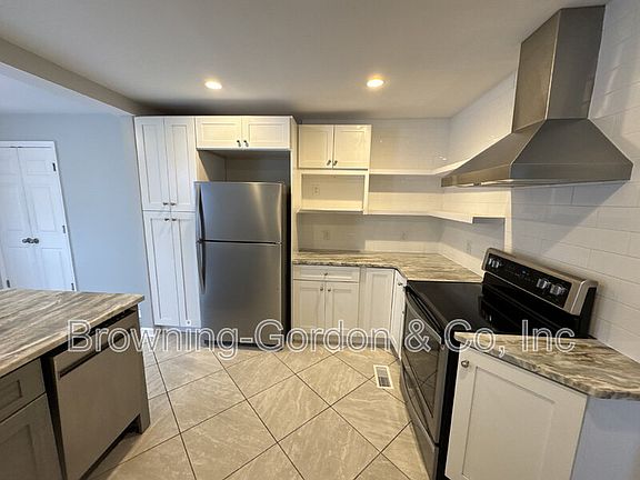 5th image of 5817 Carl Pl