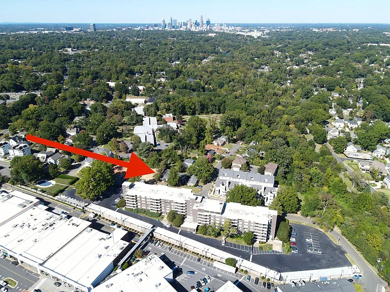 Shows how the property is behind the shopping center - no noise at all