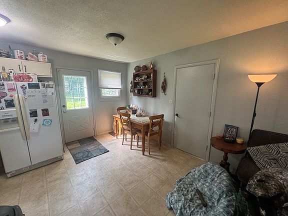 3rd image of 14709 Bellaire Ave