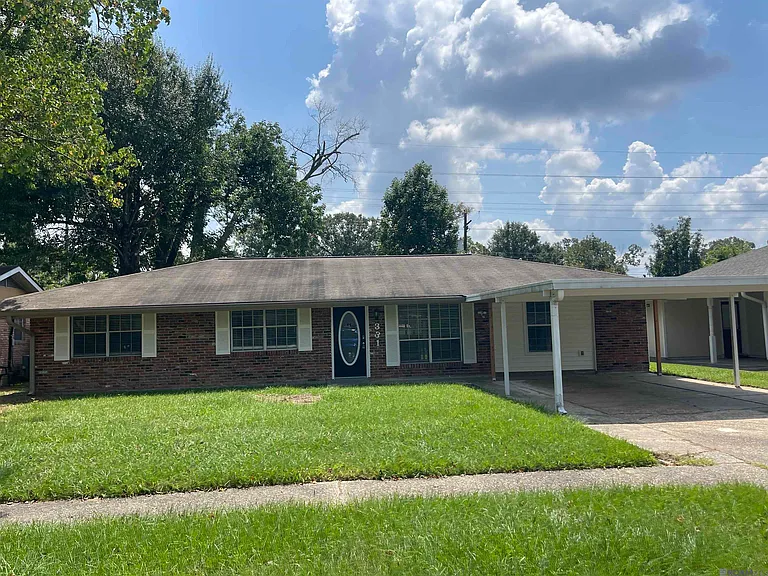 331 E Bolivar Dr — Photo 3