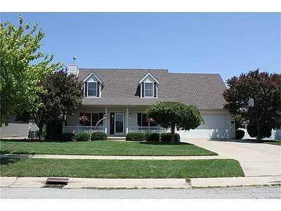 457 Country Dr photo 1